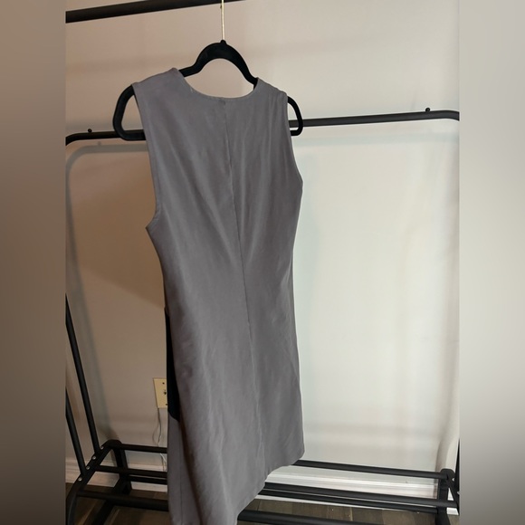 Dress - Picture 4 of 5